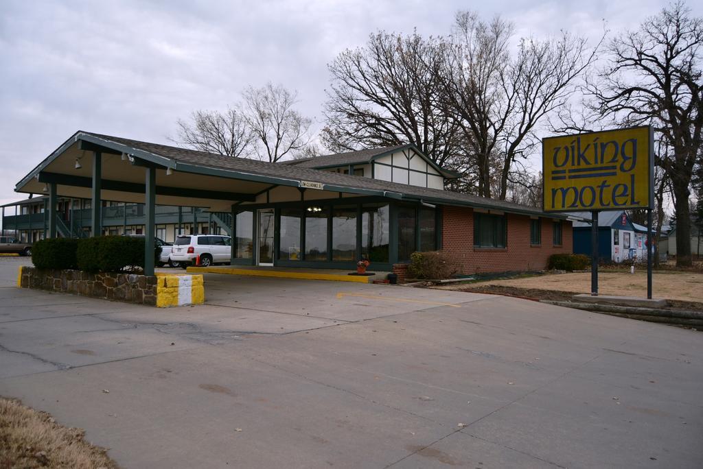 Viking Motel Lindsborg 外观 照片
